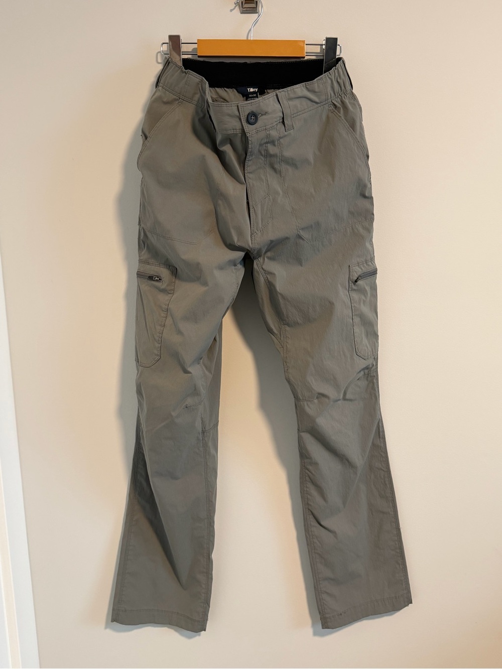 Tilley Men's Cargo Pants in Light Grey